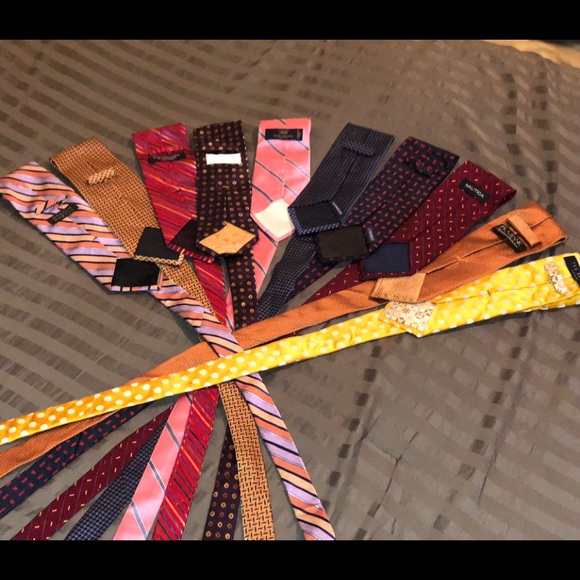 Lot 10 men’s ties varied brands